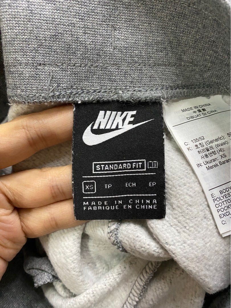 Nike kids jogger pants (Category: Babies & Kids Fashion) located in Valenzuela. Submitted by thriftynanay88 (Listing ID 1465450958, Image 2). Description: Size 7-8Y on tag.