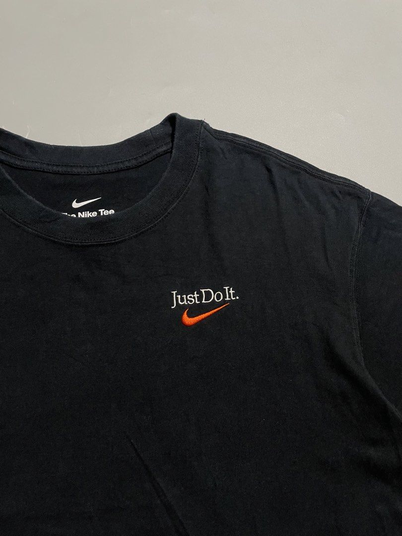 Nike Mens Max90 Basketball Tshirt (Category: Tshirts & Polo Shirts ) located in Taguig. Submitted by sellnbustle (Listing ID 1465433564, Image 2). Description: Nike Mens Max90 Basketball Tshirt Loosefit Embroidered logo in front With graphic design “Dream You Can Fly” on the back Size Medium 20x26.5 Very good condition With minor lints on the lower back part.