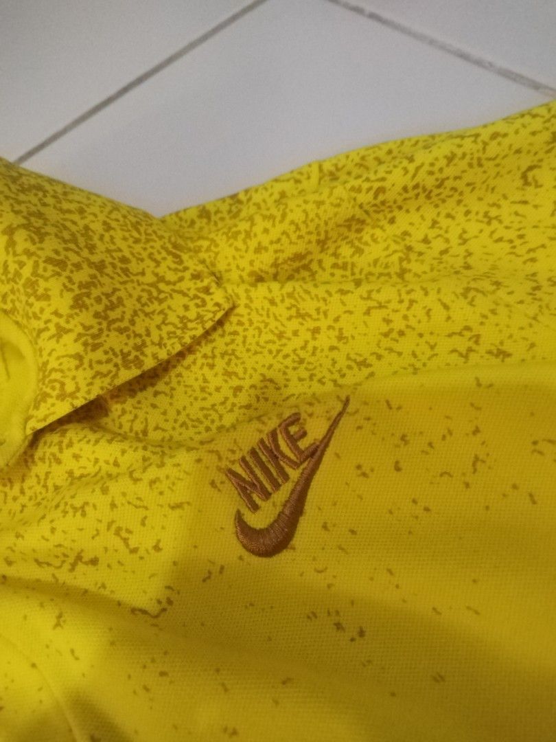 NIKE POLO SHIRT VINTAGE (Category: Tshirts & Polo Shirts ) located in Bulacan. Submitted by side.hustle11 (Listing ID 1465443581, Image 2). Description: NIKE POLO SHIRT LARGE ON TAG 22X27 GOOD AS NEW LOC BULACAN.