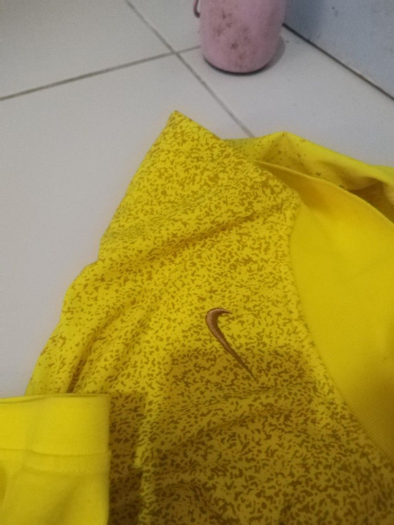 NIKE POLO SHIRT VINTAGE (Category: Tshirts & Polo Shirts ) located in Bulacan. Submitted by side.hustle11 (Listing ID 1465443581, Image 3). Description: NIKE POLO SHIRT LARGE ON TAG 22X27 GOOD AS NEW LOC BULACAN.