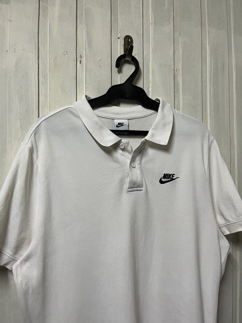 Nike Polo Shirt White (Category: Tshirts & Polo Shirts ) located in Muntinlupa City. Submitted by ninenine.collective (Listing ID 1465385466, Image 1). Description: Nike Polo Shirt White 22.5/28.5.
