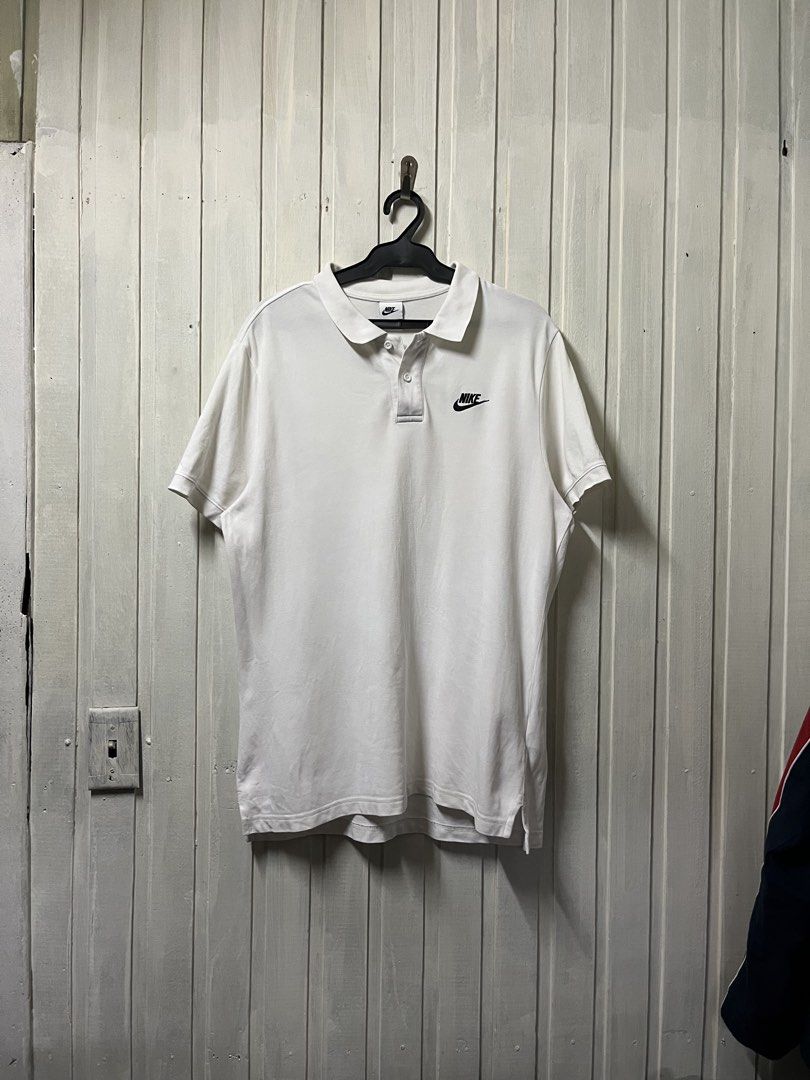 Nike Polo Shirt White (Category: Tshirts & Polo Shirts ) located in Muntinlupa City. Submitted by ninenine.collective (Listing ID 1465385466, Image 2). Description: Nike Polo Shirt White 22.5/28.5.