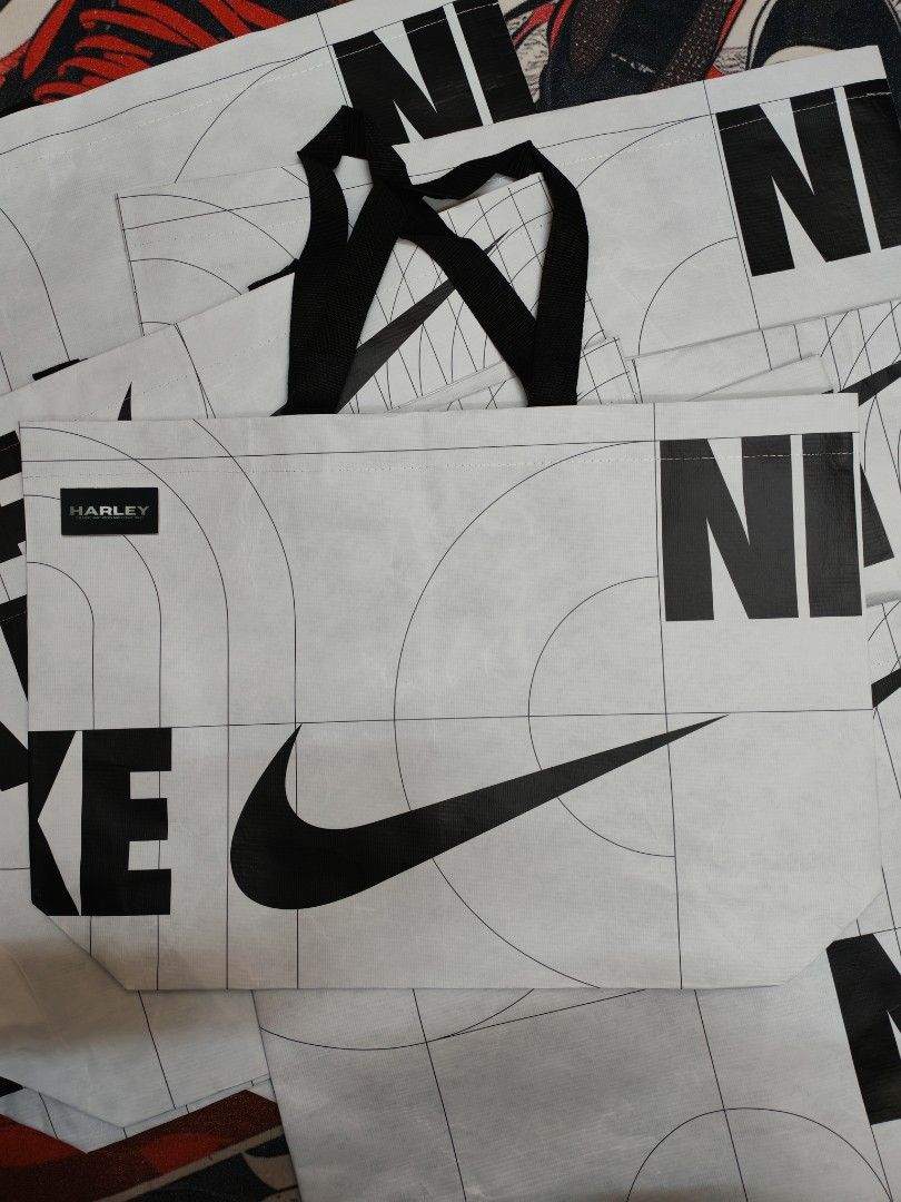 Nike Reusable Tote Bag Large (Category: Sling Bags) located in Marikina City. Submitted by tm_harley (Listing ID 1465534205, Image 1). Description: 🚨Swoosh Reusable Tote Bag Large 💸350 pesos each!! Send a DM for inquiries 📩 FB: Harley Villa FB Page: The Merchant - Kicks and Collectibles 📌Marikina City Location.