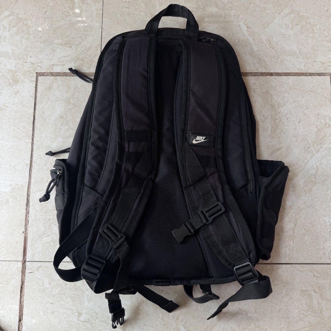 Nike RPM Backpack (Category: Backpacks) located in Davao. Submitted by cmbs141022 (Listing ID 1465383080, Image 2). Description: Authentic Nike skate bag Condition: 9/10 lighty used.