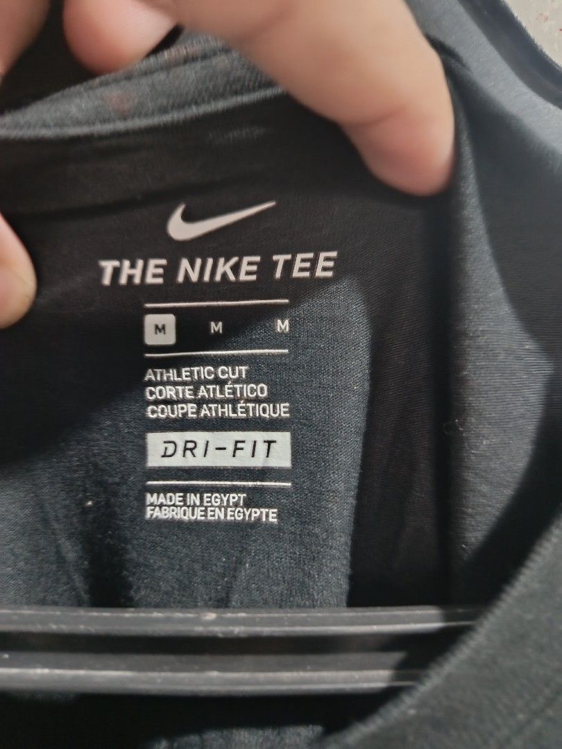 Nike Running Dri-fit Tank Top (Category: Formal Shirts) located in Cebu City. Submitted by lijra (Listing ID 1465443316, Image 3). Description: Nike Tank Top M on tag D 20x26 In Excellent Condition 9.5/10 CR No issue.