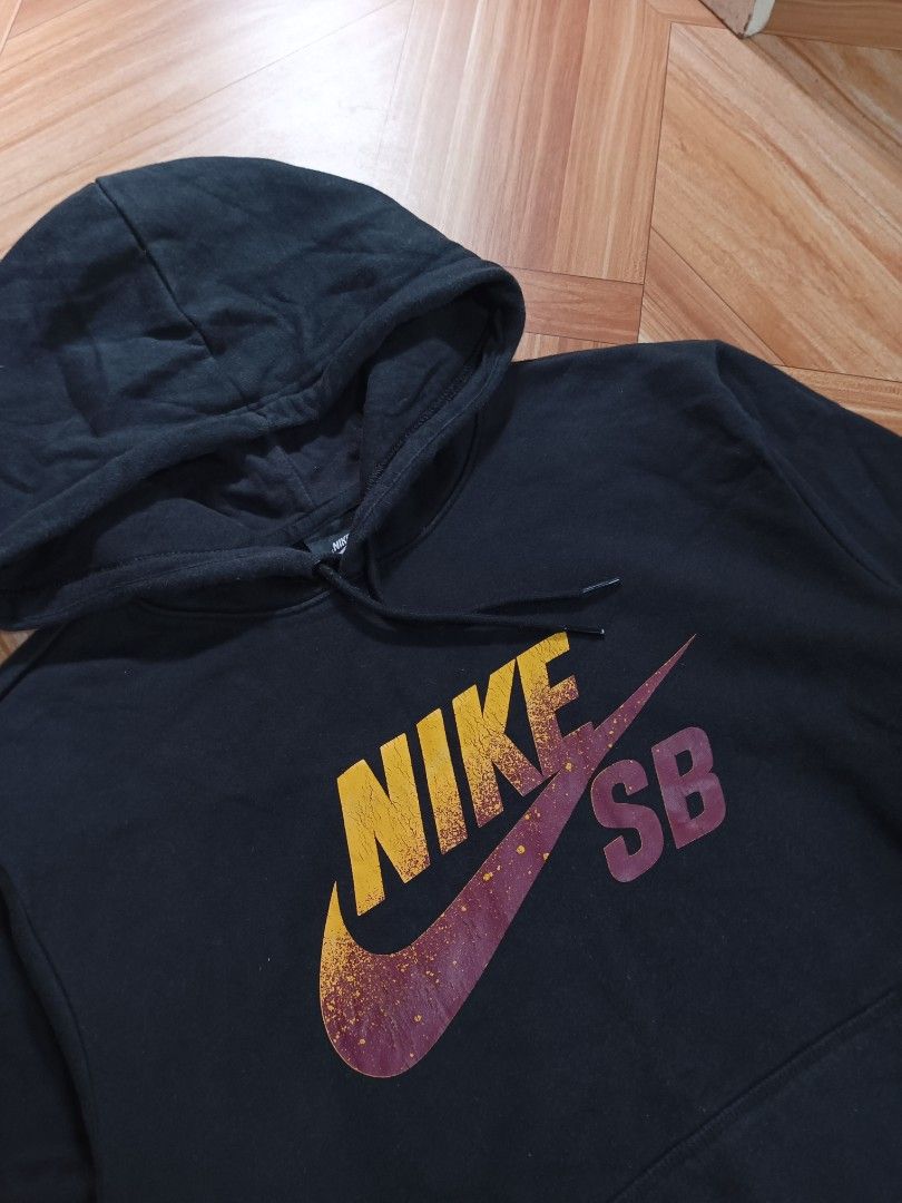 Nike sb (Category: Coats, Jackets and Outerwear) located in Manila. Submitted by markjocerp16885 (Listing ID 1465529729, Image 2). Description: .