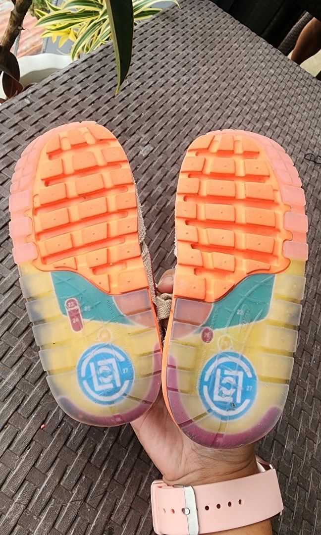 Nike shoes kids size 8C US (Category: Kids Wardrobes & Storage) located in Baguio. Submitted by silent_brianjosh (Listing ID 1465457600, Image 3). Description: .