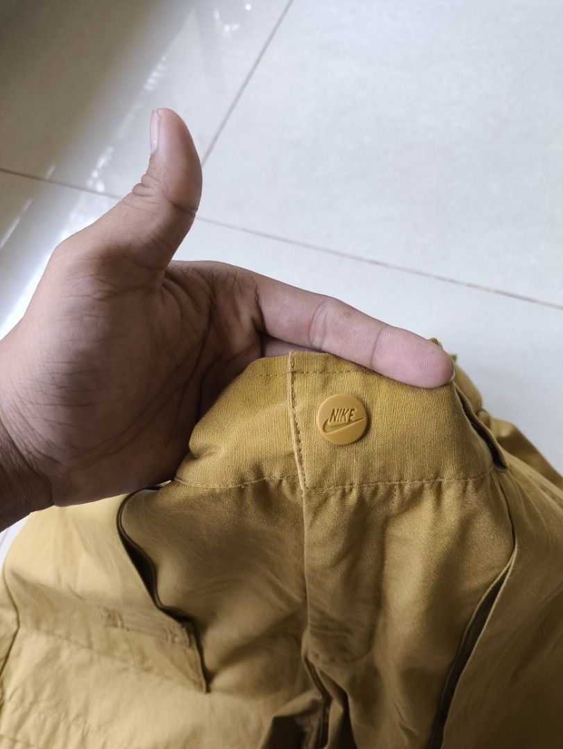 NIKE SHORT MEN (Category: Shorts) located in Lupon. Submitted by thriftnikent (Listing ID 1465443922, Image 3). Description: 34-38WAIST 17 LENGTH.