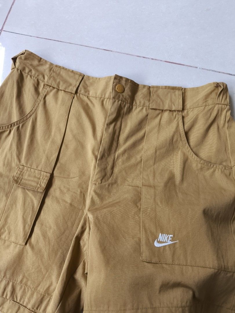 NIKE SHORT MEN (Category: Shorts) located in Lupon. Submitted by thriftnikent (Listing ID 1465443922, Image 2). Description: 34-38WAIST 17 LENGTH.