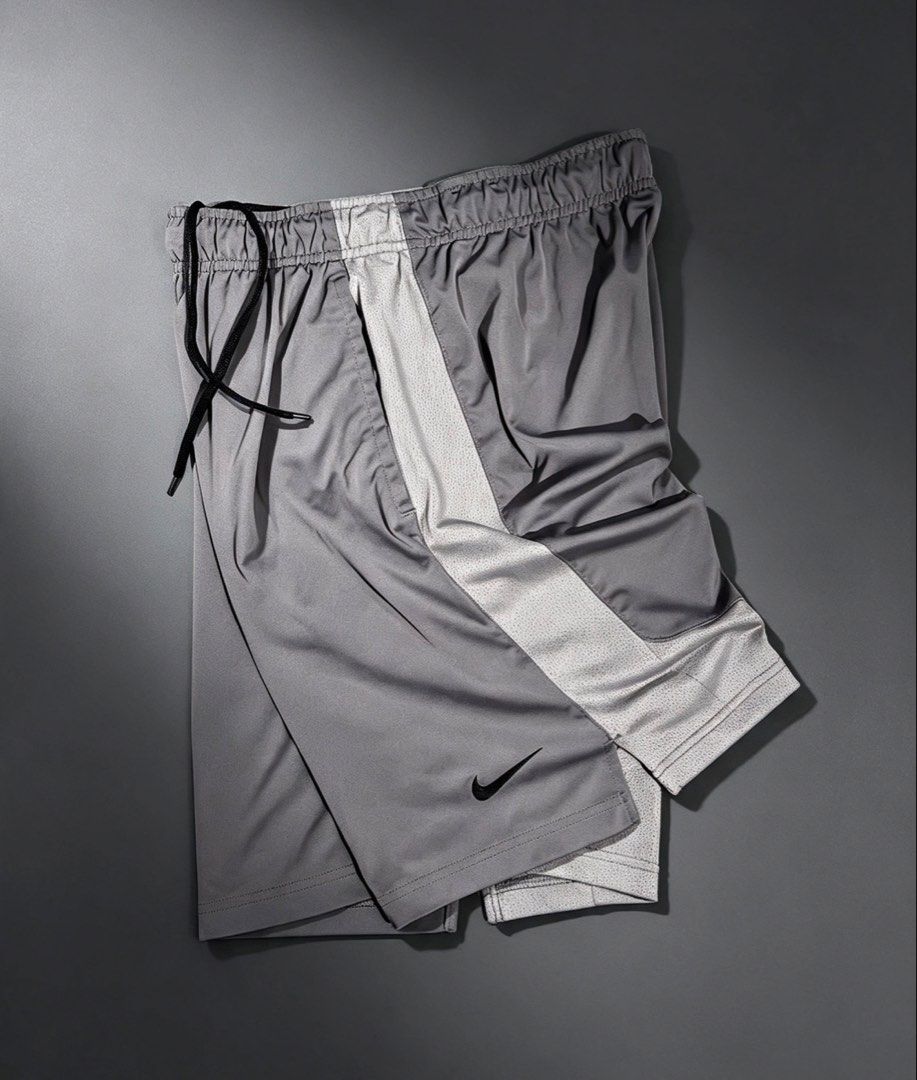 Nike side tone (Category: Shorts) located in Manila. Submitted by lardo.599 (Listing ID 1465409741, Image 1). Description: Size M No issue.