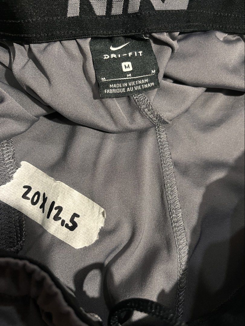 Nike side tone (Category: Shorts) located in Manila. Submitted by lardo.599 (Listing ID 1465409741, Image 3). Description: Size M No issue.
