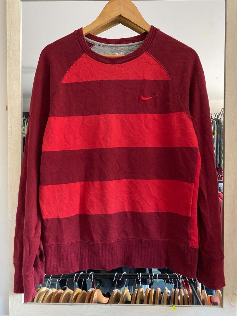 Nike stripe (Category: Coats, Jackets and Outerwear) located in Cabuyao City. Submitted by jp-collection (Listing ID 1465456412, Image 1). Description: .