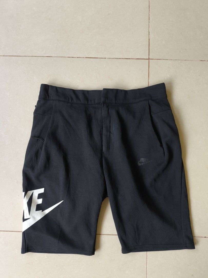 Nike tech alumni (Category: Shorts) located in Lupon. Submitted by thriftnikent (Listing ID 1465442492, Image 1). Description: 34-38 WAIST 21 LENGTH.