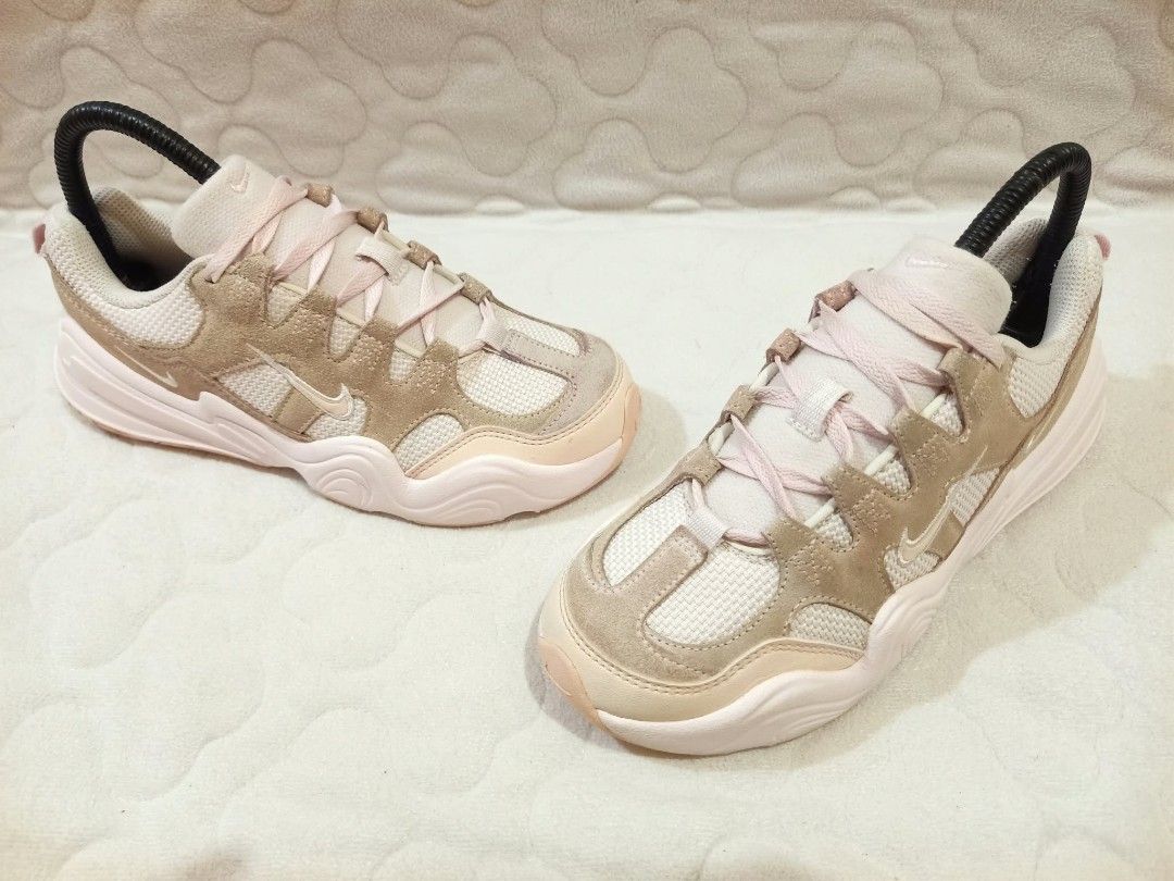 NIKE TECH HERA (Category: Sneakers) located in Mandaue City. Submitted by ungriaprelovedshoes (Listing ID 1465522667, Image 3). Description: ORIGINAL 💯 PRELOVED , SECONDHAND👟 CLICK THE PICTURE FOR DETAILS CAN SHIP NATIONWIDE PAYMENT FIRST KUNG SHIPPING PARA PANATAG KAYU PWEDE VIDEO CALL OR VOUCH NYU PO AKU 📌 PERO PWEDE COD KUNG CEBU AREA MESSAGE ME FOR MORE DETAILS 😊🙏.