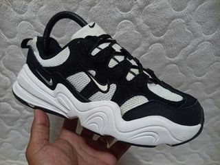 (Category: ) located in . Submitted by ungriaprelovedshoes (Listing ID 1465523643, Image 1). Description: .