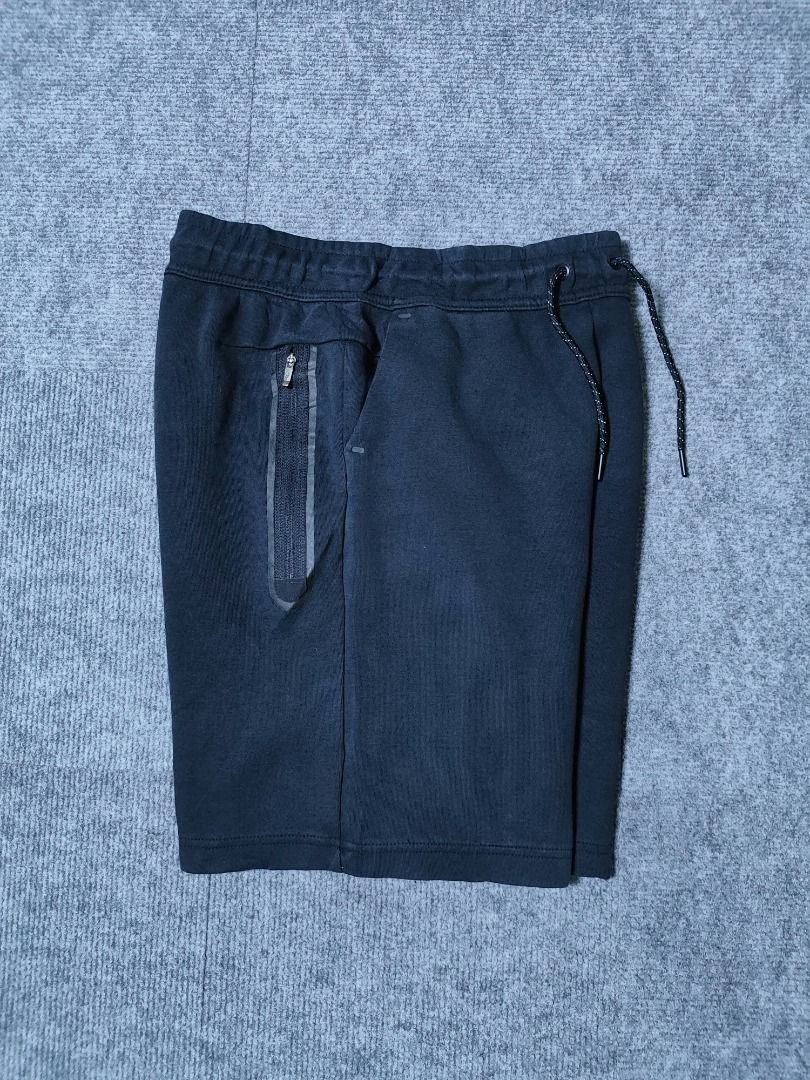 Nike Techfleece Sweatshorts (Category: Shorts) located in Gapan. Submitted by asupzkie (Listing ID 1465383497, Image 3). Description: #PTPADMINTHANKS FOR SALE Nike Techfleece Sweatshorts Dimes: 28-30x18 Color Rate 9.9/10 Excellent Like New Condition Pm For More Details and Picture Unlimited Vouch and Video Call Location: Nueva Ecija Pass Cop/Cod Courier: J&T.