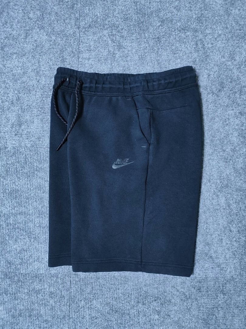 Nike Techfleece Sweatshorts (Category: Shorts) located in Gapan. Submitted by asupzkie (Listing ID 1465383497, Image 2). Description: #PTPADMINTHANKS FOR SALE Nike Techfleece Sweatshorts Dimes: 28-30x18 Color Rate 9.9/10 Excellent Like New Condition Pm For More Details and Picture Unlimited Vouch and Video Call Location: Nueva Ecija Pass Cop/Cod Courier: J&T.