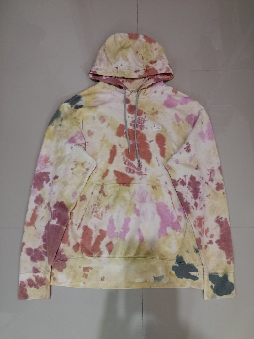 Nike Tie dye pullover Hoodie 📌 (Category: Coats, Jackets and Outerwear) located in Kiblawan. Submitted by joey012602 (Listing ID 1465517248, Image 1). Description: Nike Tie dye pullover hoodie 📌 Large fit to XL- 27-27 Dimension Very Excellent Condition Davao Location Ship J&T.