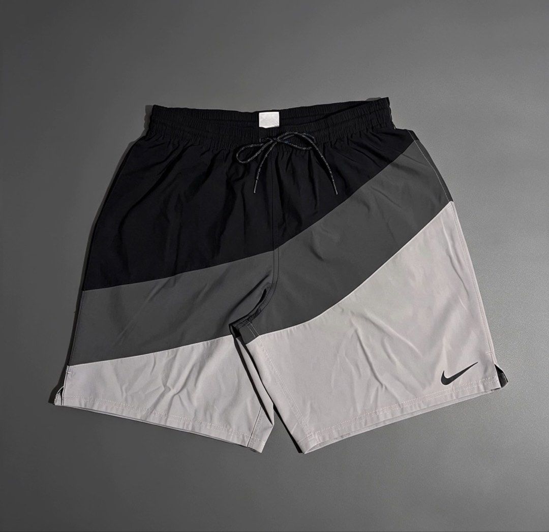 Nike tri tone (Category: Shorts) located in Manila. Submitted by lardo.599 (Listing ID 1465410296, Image 2). Description: Size XL No issueo.