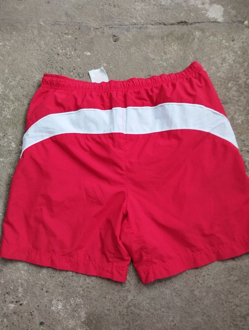 NIKE VINTAGE RUNNING SHORT (Category: Shorts) located in Pontevedra. Submitted by 6101_finds (Listing ID 1465464393, Image 2). Description: no issue in good condition.