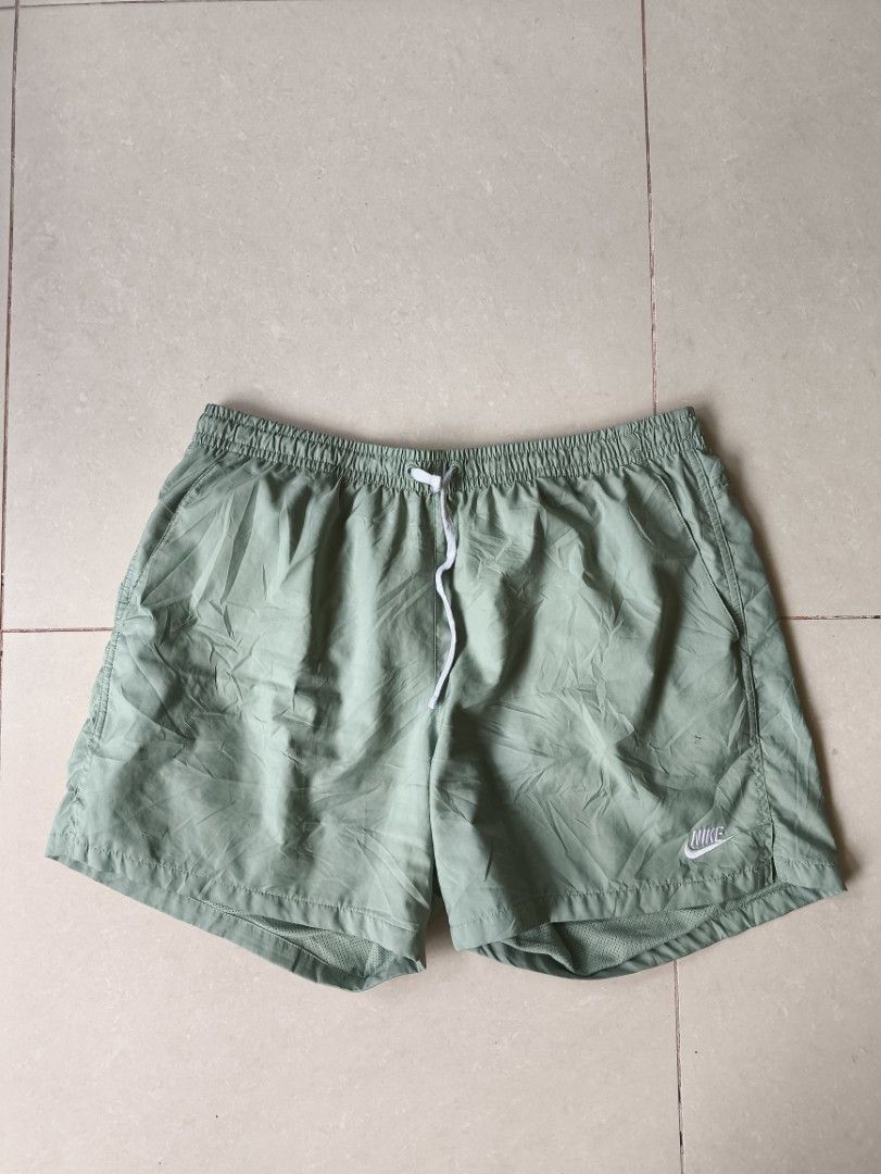NIKE WOVEN SHORT FOR MEN (Category: Shorts) located in Lupon. Submitted by thriftnikent (Listing ID 1465442108, Image 2). Description: size xxl waist:36-40 length: 17.