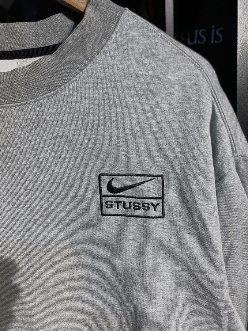 NIKE x STUSSY SWEATER (AUTH) (Category: Coats, Jackets and Outerwear) located in San Pablo. Submitted by genesisllo24149 (Listing ID 1465549615, Image 3). Description: NIKE x STUSSY SWEATER (AUTH) LENGTH -> 27.5 WIDTH -> 25 ISSUE -> NONE CONDITION -> EXCELLENT DM TO PURCHASE 📥 DISCLAIMER: - Please manage your expectations, posted items are preloved, used & thrifted -Actual color may vary due to lighting -Flaker will be posted.