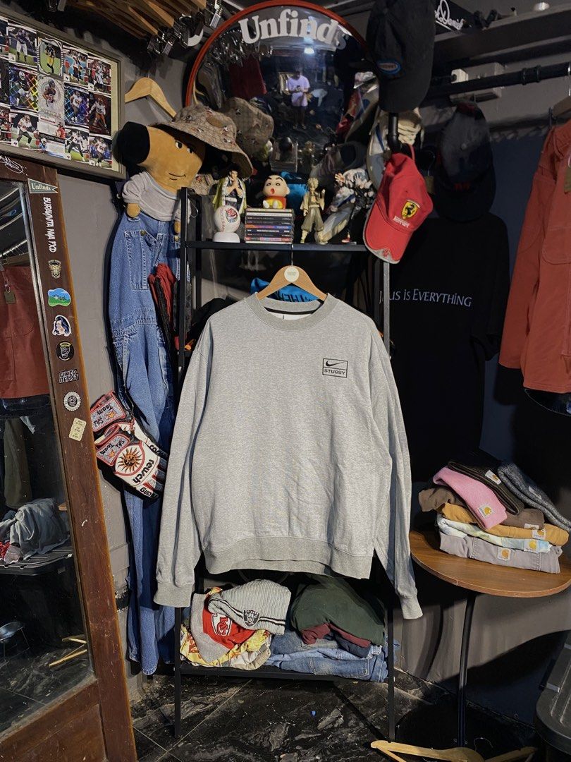 NIKE x STUSSY SWEATER (AUTH) (Category: Coats, Jackets and Outerwear) located in San Pablo. Submitted by genesisllo24149 (Listing ID 1465549615, Image 1). Description: NIKE x STUSSY SWEATER (AUTH) LENGTH -> 27.5 WIDTH -> 25 ISSUE -> NONE CONDITION -> EXCELLENT DM TO PURCHASE 📥 DISCLAIMER: - Please manage your expectations, posted items are preloved, used & thrifted -Actual color may vary due to lighting -Flaker will be posted.