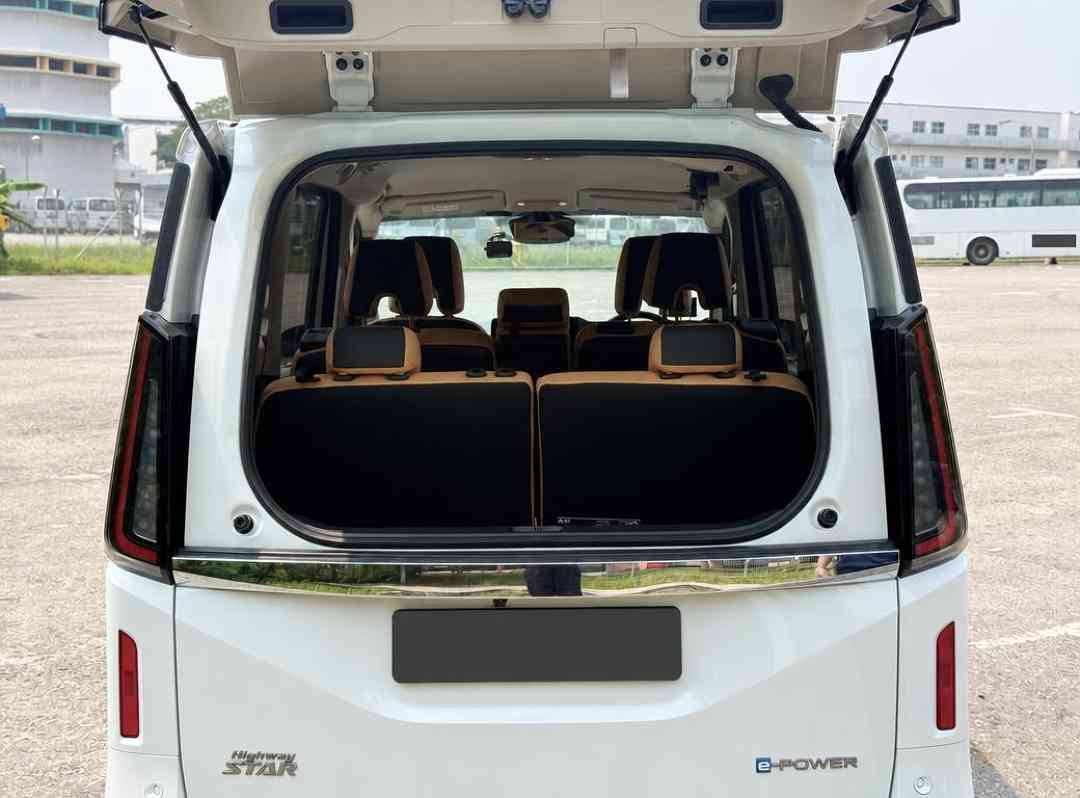 Nissan Serena e-POWER Hybrid HIGHWAY STAR (A) (Category: Used Cars) located in Singapore. Submitted by carousell_certified_partners (Listing ID 1465484256, Image 3). Description: 1 owner unit. Fully agent maintained by Tan Chong with 5 years agent warranty for added peace of mind. Pristine condition inside and out. Well cared for and ready to drive away. All trade-ins welcome, with flexible bank and in-house financing options available. Contact u