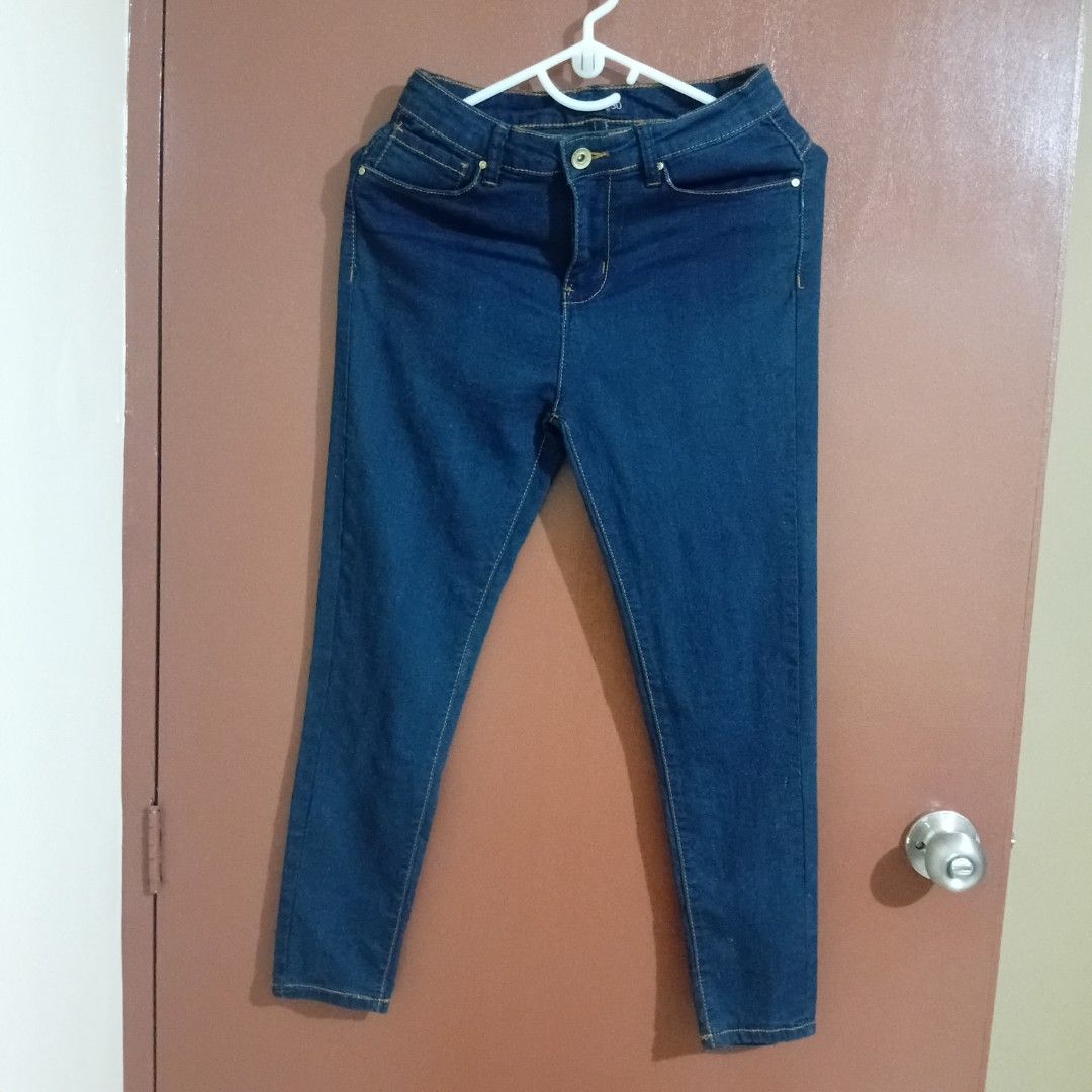 No Apologies Dark Blue Jeans Size 30 (Category: Jeans) located in Silang. Submitted by trish125 (Listing ID 1465473027, Image 1). Description: Sakto length sa akin I'm 5'0 - Brand: No Apologies - Color: Dark blue denim - Size: 30 (tagged on inner waistband) - Fit: Fitted cut through the legs - Closure: Button and zip fly .
