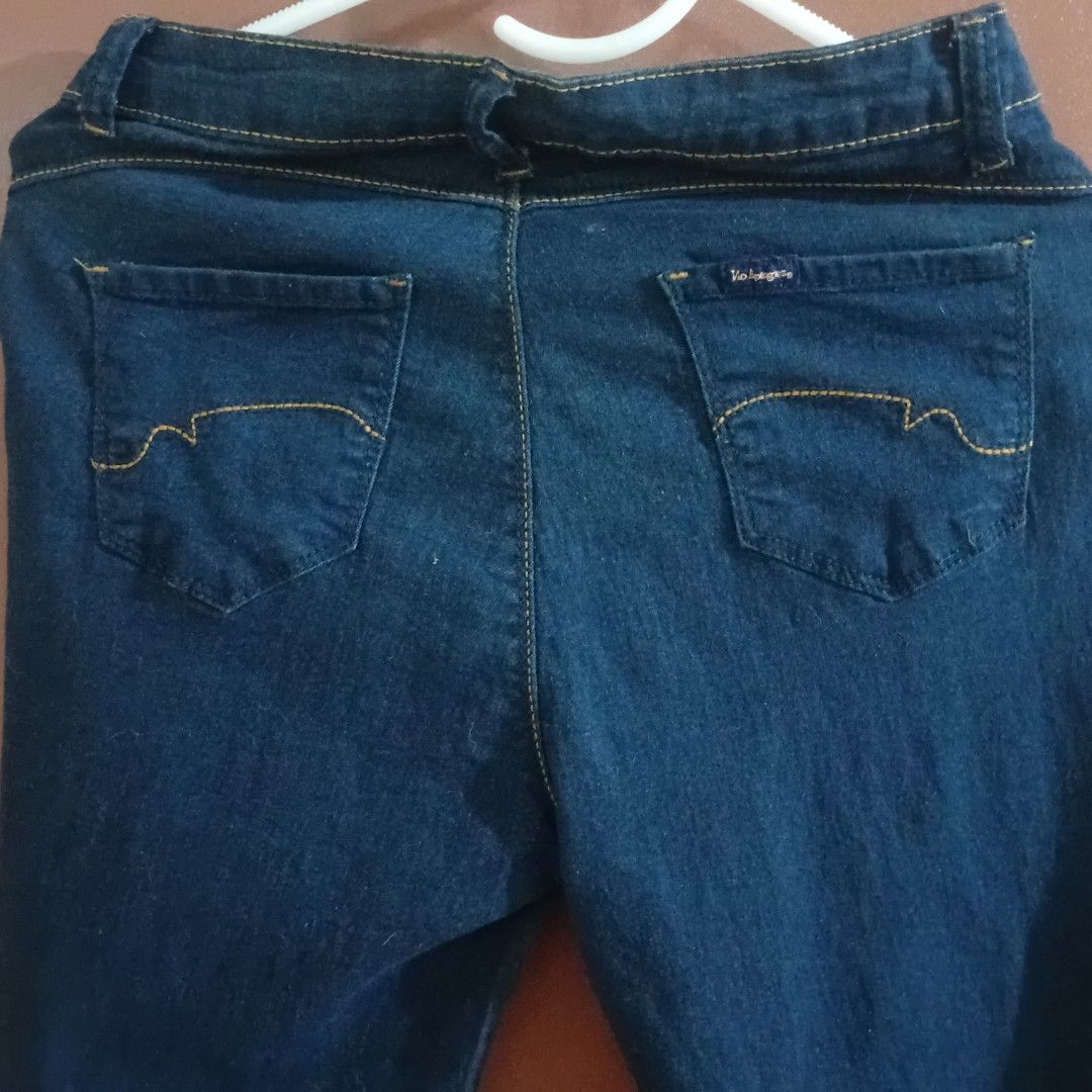 No Apologies Dark Blue Jeans Size 30 (Category: Jeans) located in Silang. Submitted by trish125 (Listing ID 1465473027, Image 3). Description: Sakto length sa akin I'm 5'0 - Brand: No Apologies - Color: Dark blue denim - Size: 30 (tagged on inner waistband) - Fit: Fitted cut through the legs - Closure: Button and zip fly .