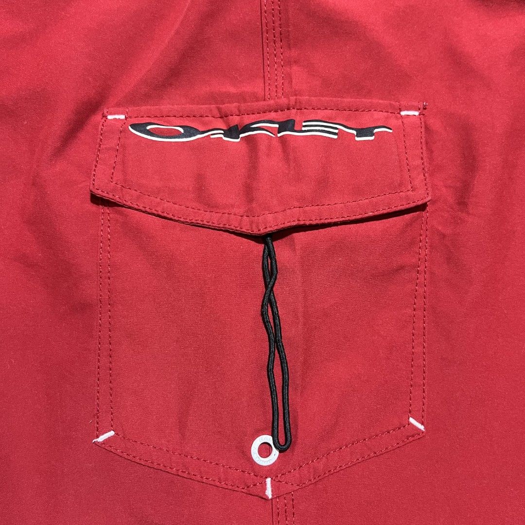 OAKLEY BOARDSHORT (Category: Swim Trunks & Board Shorts) located in Dumaguete. Submitted by kingepoy (Listing ID 1465418298, Image 3). Description: Waist 33 / Length 18.5 Excellent Condition 9.8/10 Color Rate No issues.