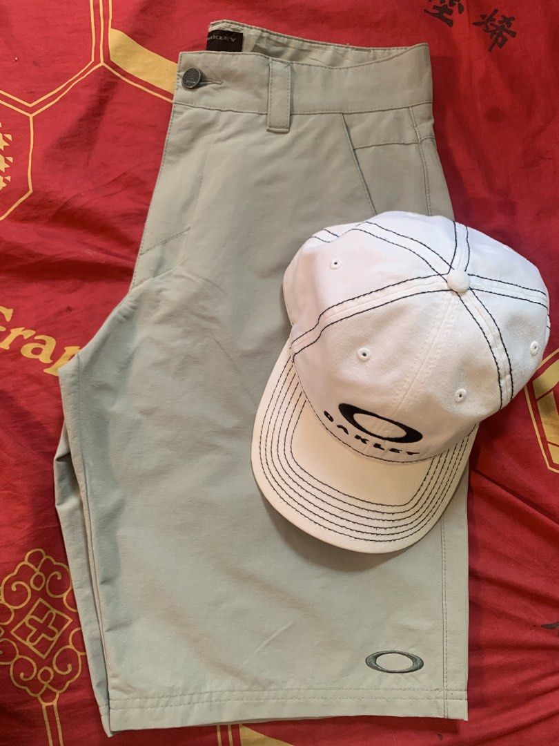 Oakley Cap&short (Category: Shorts) located in General Santos City (Dadiangas). Submitted by jancocoby (Listing ID 1465498222, Image 1). Description: Aspack 2 Size 30-31 short 19 length Vintage oakley cap Exellent.