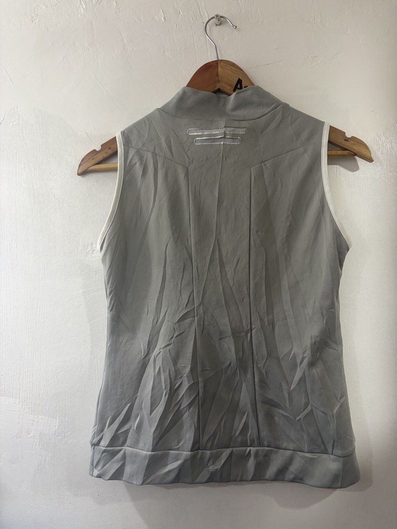 OAKLEY PICKLE BALL TOP (Category: Activewear) located in Subic. Submitted by johnarvin194250 (Listing ID 1465509076, Image 2). Description: size Small pwedeng pang pickle ball nyo.
