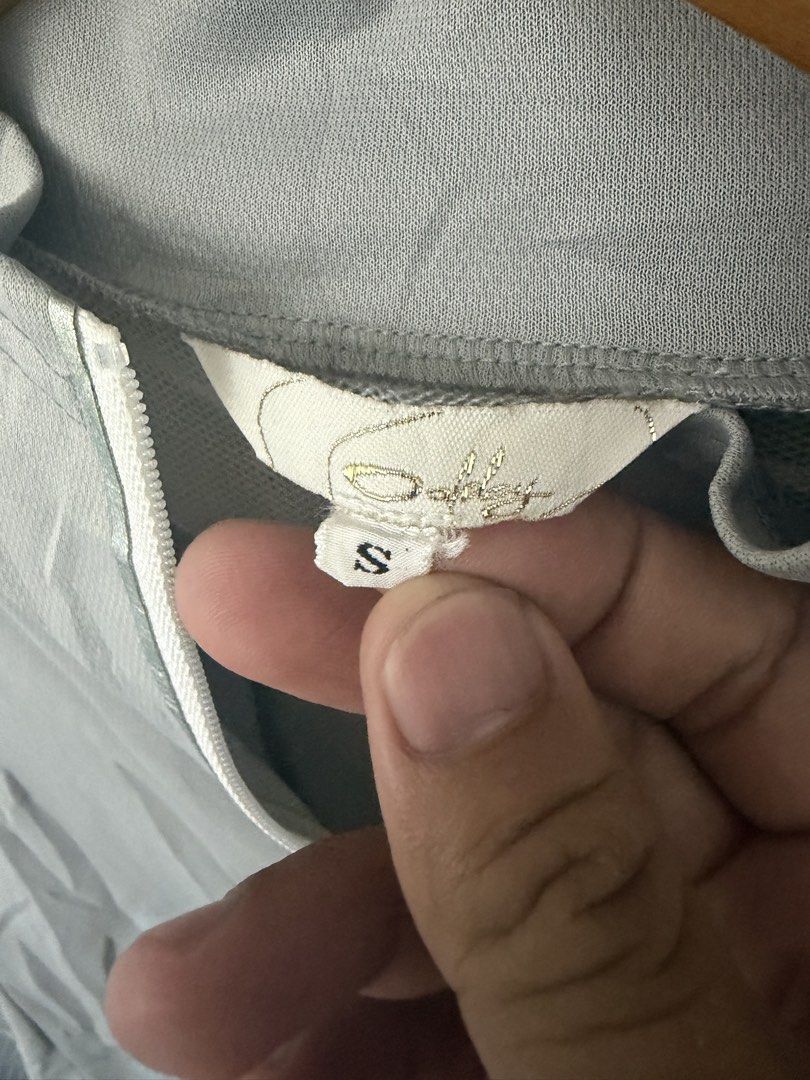 OAKLEY PICKLE BALL TOP (Category: Activewear) located in Subic. Submitted by johnarvin194250 (Listing ID 1465509076, Image 3). Description: size Small pwedeng pang pickle ball nyo.