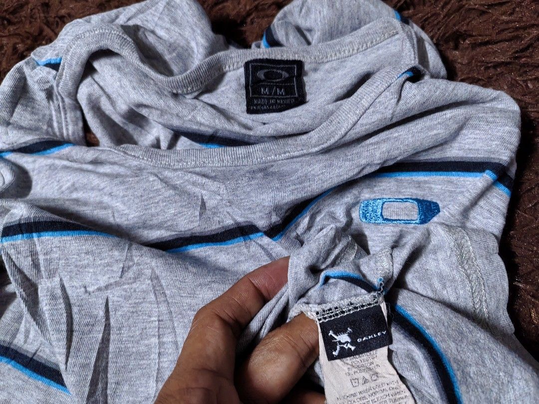 Oakley Stripes Tank Top (Category: Tshirts & Polo Shirts ) located in San Juan City. Submitted by reddvelasquez4298 (Listing ID 1465455714, Image 3). Description: Oakley Stripes Tank Top Size Medium 20.5 Width 26 Length Like New Condition 500 pesos PM.