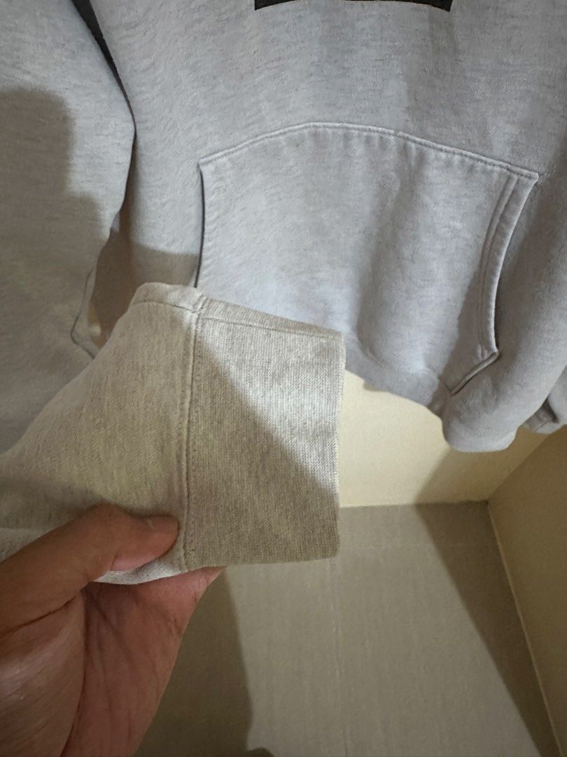 Obey OG logo hoodie (Category: Coats, Jackets and Outerwear) located in Legazpi City. Submitted by jaysx666 (Listing ID 1465507030, Image 3). Description: XL 24x28.