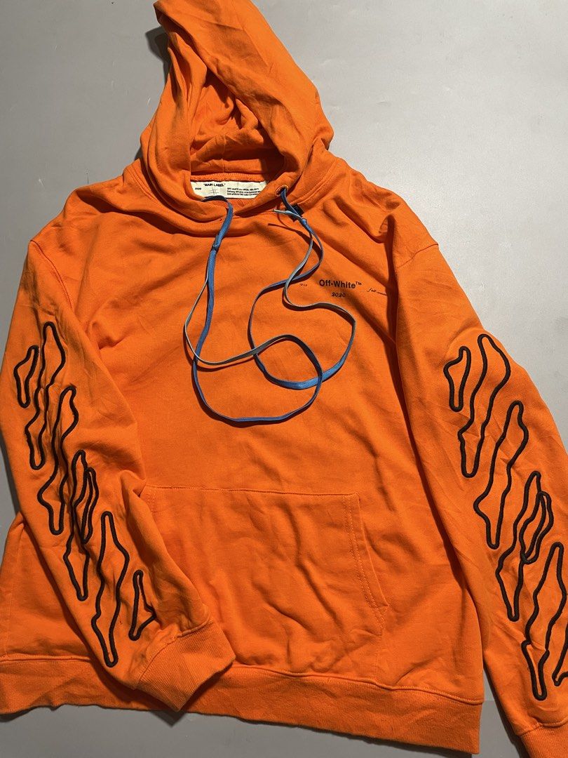Off-White Abstract Arrow Logo Hoodie (Category: Coats, Jackets and Outerwear) located in Taguig. Submitted by sellnbustle (Listing ID 1465477633, Image 3). Description: Off-White Abstract Arrow Logo Hoodie Embroidered logo Large fittings 23x27 Very good condition Cut washtags Need wash.