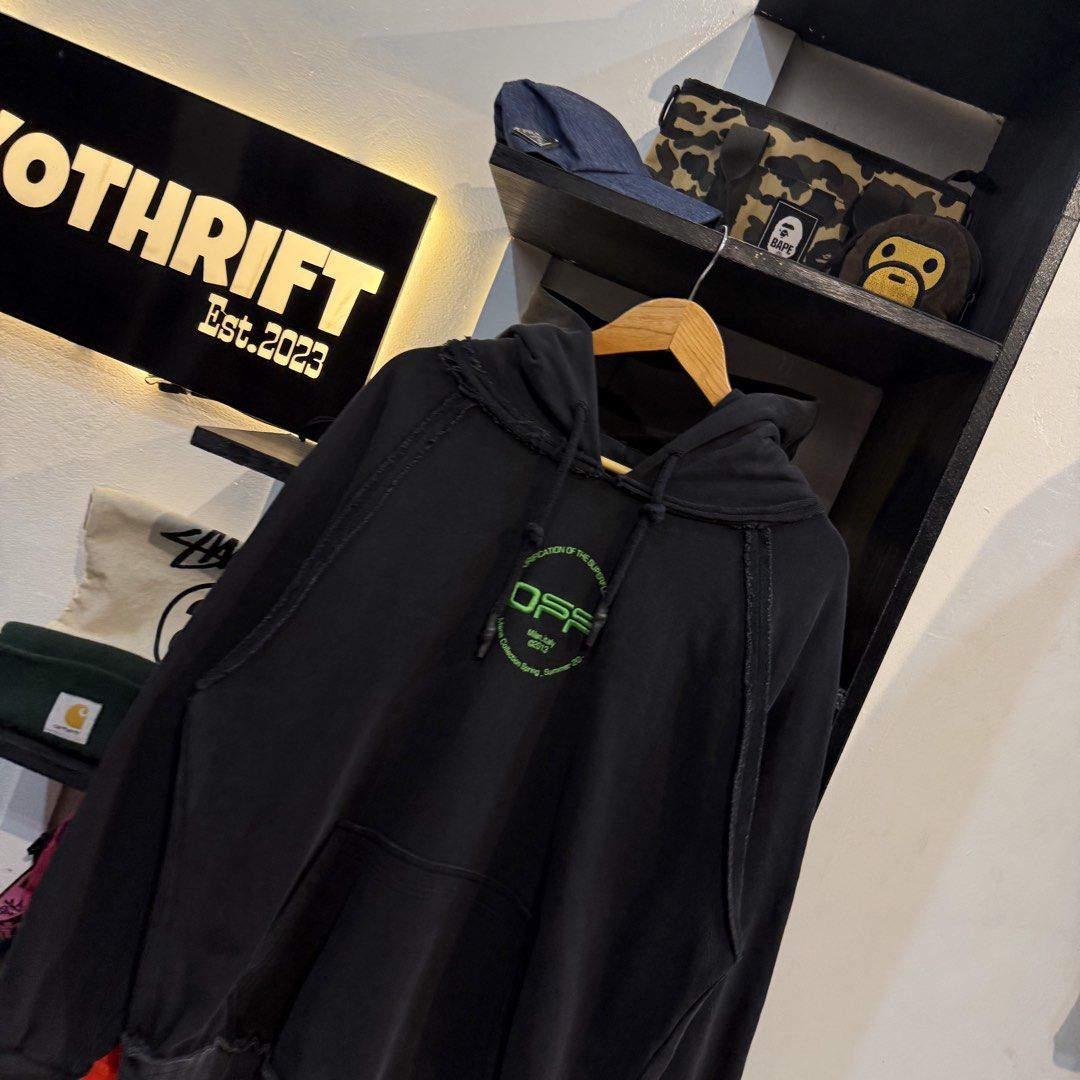 Off-White Virgil Abloh Black Hoodie (Category: Coats, Jackets and Outerwear) located in Manila. Submitted by carbungcoalex (Listing ID 1465542019, Image 2). Description: OFF WHITE HAND LOGO HOODIE 23 by 29 Good Condition Complete tags 2K CLAIM.