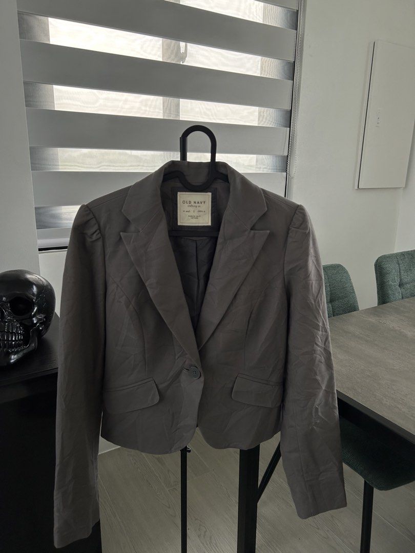 Old Navy Cropped Blazer (S) (Category: Coats, Jackets and Outerwear) located in Dasmarinas. Submitted by sfclosetcleanup (Listing ID 1465455431, Image 3). Description: 14 x 18.