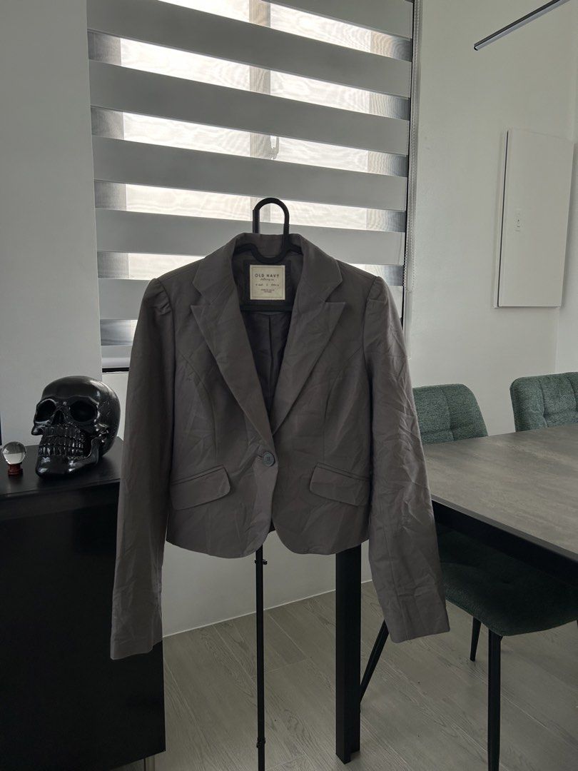 Old Navy Cropped Blazer (S) (Category: Coats, Jackets and Outerwear) located in Dasmarinas. Submitted by sfclosetcleanup (Listing ID 1465455431, Image 2). Description: 14 x 18.