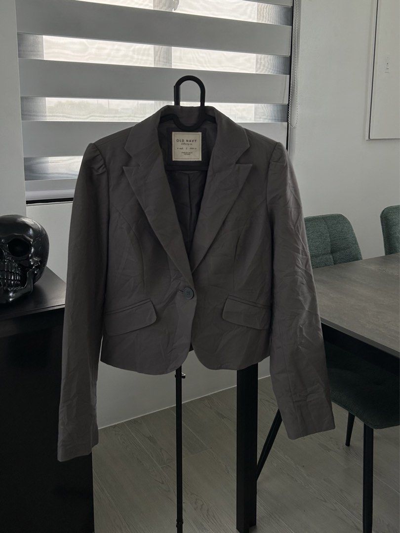 Old Navy Cropped Blazer (S) (Category: Coats, Jackets and Outerwear) located in Dasmarinas. Submitted by sfclosetcleanup (Listing ID 1465455431, Image 1). Description: 14 x 18.