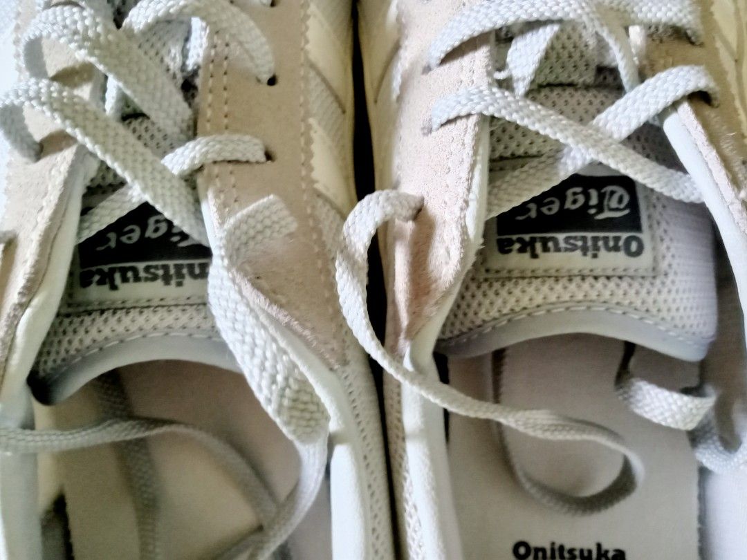 Onitsuka Tiger EDR 78 Light Grey Size 9.5 US (Category: Sneakers) located in Cainta. Submitted by kovictorm (Listing ID 1465445444, Image 3). Description: - Brand/Model: Onitsuka Tiger EDR 78 - Color: Light Grey - Size: EU 43.5 / US 9.5 / 275mm - Materials: Mesh upper with suede overlays and chunky lugged soles - Condition: Excellent, barely any wear with clean tread PM me for fast transaction 09063891112 bought by my son from Japan Onitsuka Stor