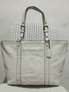 (Category: ) located in . Submitted by jecelstylebags (Listing ID 1465471526, Image 1). Description: .
