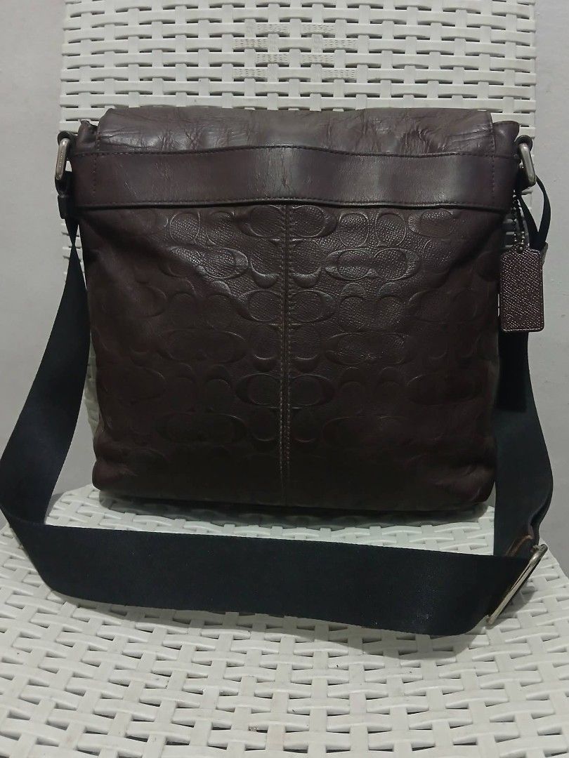ORIG COACH MENSLING🔥❤️ (Category: Activewear) located in Manila. Submitted by jecelstylebags (Listing ID 1465427947, Image 2). Description: ORIG COACH MENSLING🔥❤️.