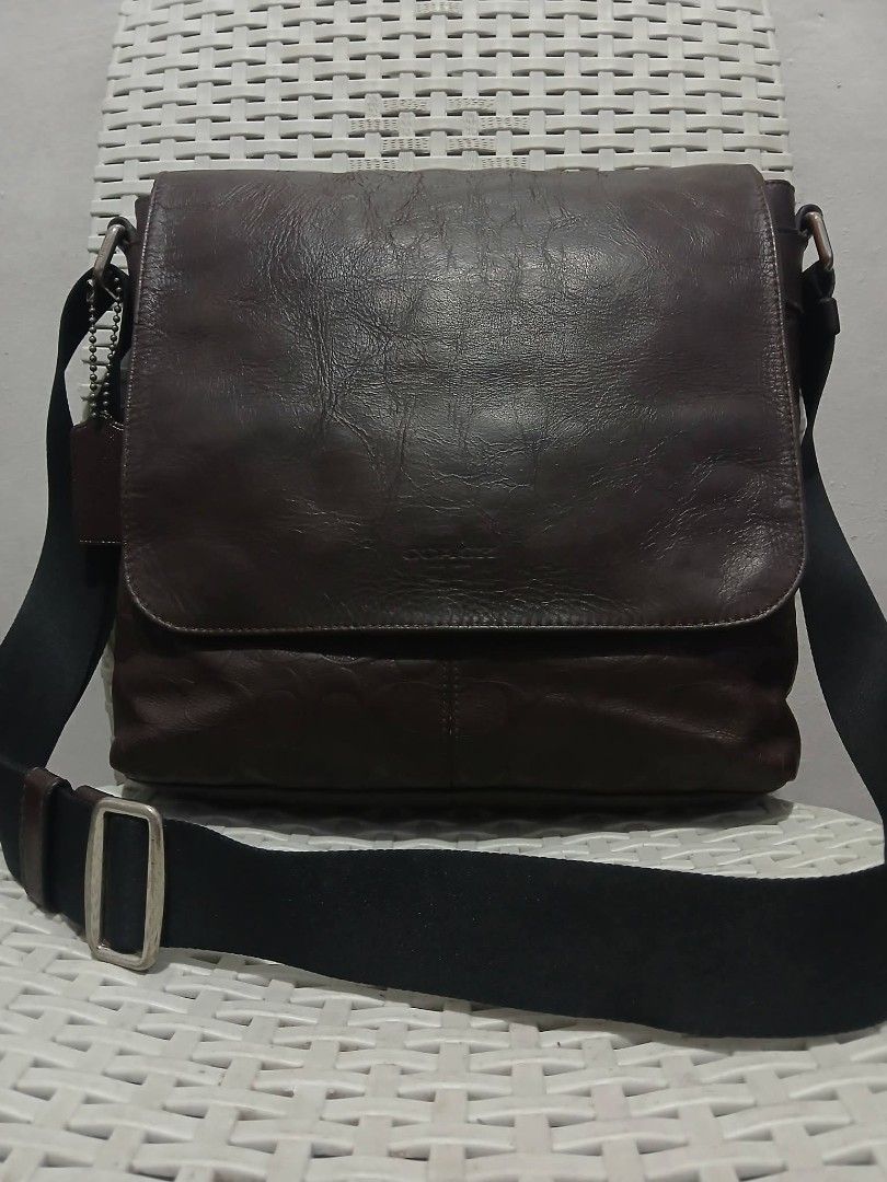 ORIG COACH MENSLING🔥❤️ (Category: Activewear) located in Manila. Submitted by jecelstylebags (Listing ID 1465427947, Image 1). Description: ORIG COACH MENSLING🔥❤️.