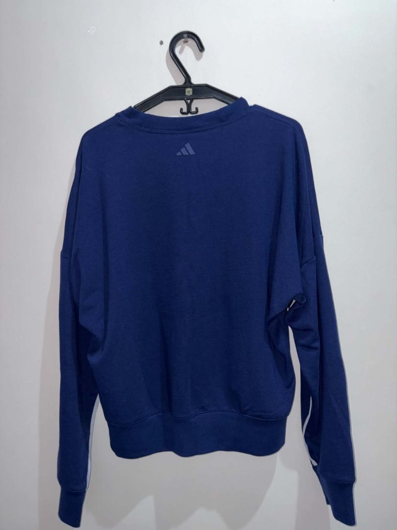 Original Adidas Sweatshirt (Category: Coats, Jackets and Outerwear) located in Taguig. Submitted by derui31 (Listing ID 1465487362, Image 2). Description: 📩 PM for actual photos & inquiries! 🏷️ Seasonal Essentials Colorpop Sweatshirt 🧵 Embroidered graphic design 🤍 Stylish & easy to pair with any outfit 📏 Fit Small to Large size 📦 Brand New ✨ Perfect for casual & everyday wear 💯 Authentic Available in Blue (1) and Gray (1).