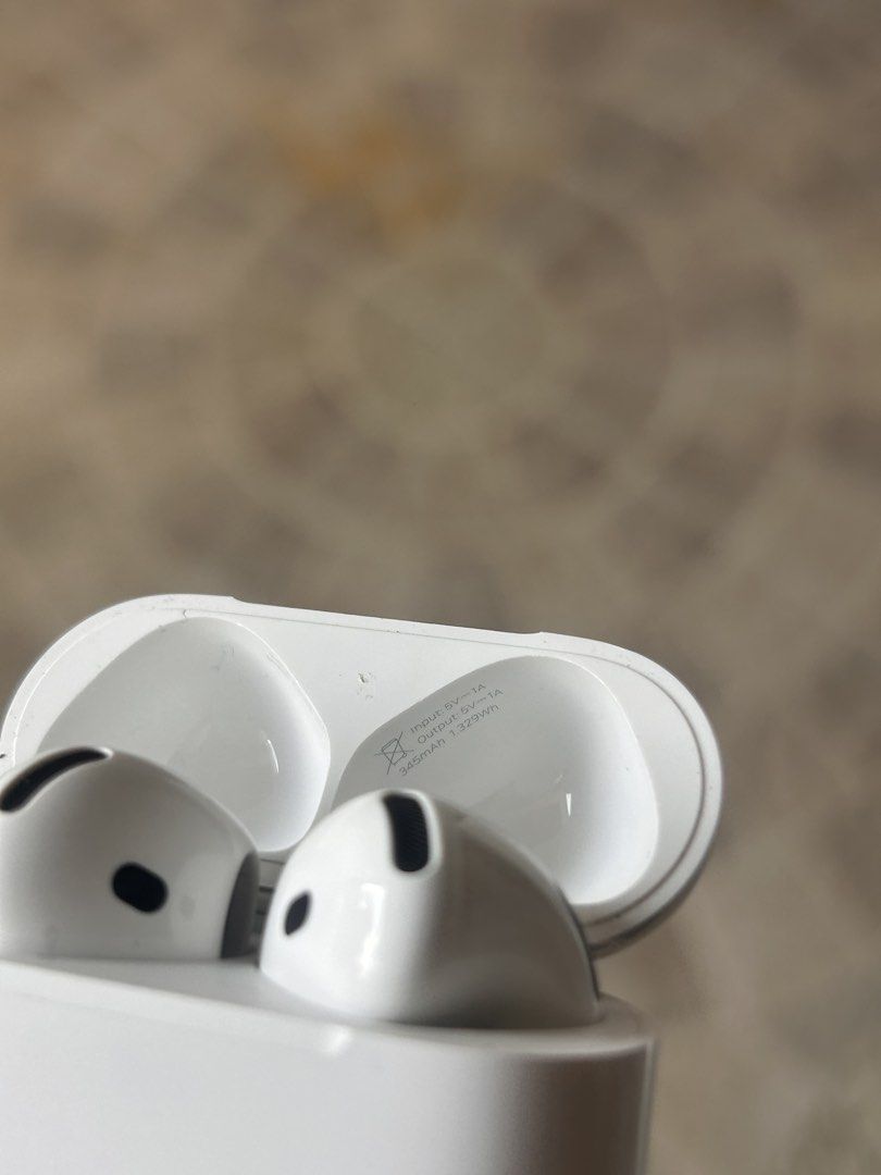 Original Apple Airpods 4 (Non ANC) (Category: Earphones) located in Manila. Submitted by Tjuan13 (Listing ID 1465382969, Image 2). Description: Try Secondhand Original Apple Airpods 4 (Non ANC) for only Php 5900 -100% Original -Free Usb C cable -Free Silicon Case -Smoothness 96% Front & 97% Back -Good battery life -Matagal Malowbat, Mabilis magcharge -Good quality -Crisp Button -Actual Photo -Ready to use -No Box -No swap -Free Shipping via Lalam