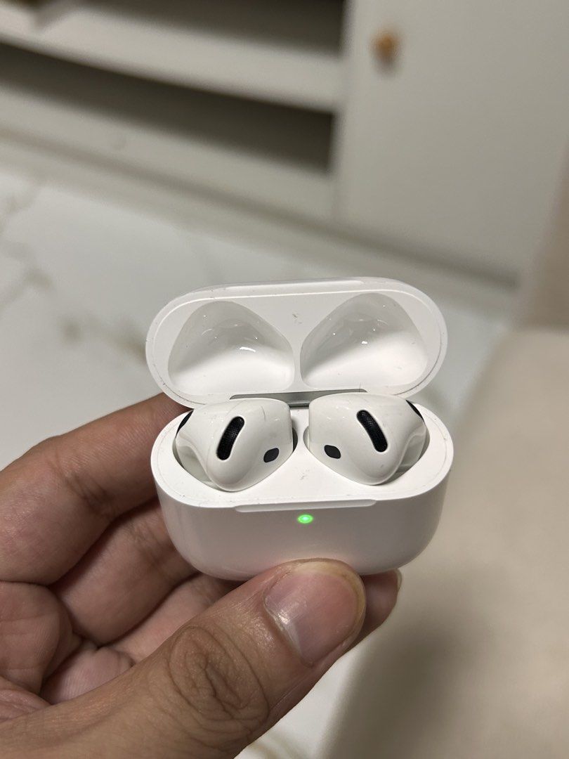 Original Apple Airpods 4 (Non ANC) (Category: Earphones) located in Manila. Submitted by Tjuan13 (Listing ID 1465481293, Image 2). Description: Try Secondhand Original Apple Airpods 4 (Non ANC) for only Php 5900 -100% Original -Free Usb C cable -Free Silicon Case -Smoothness 96% Front & 97% Back -Good battery life -Matagal Malowbat, Mabilis magcharge -Good quality -Crisp Button -Actual Photo -Ready to use -No Box -No swap -Free Shipping via Lalam