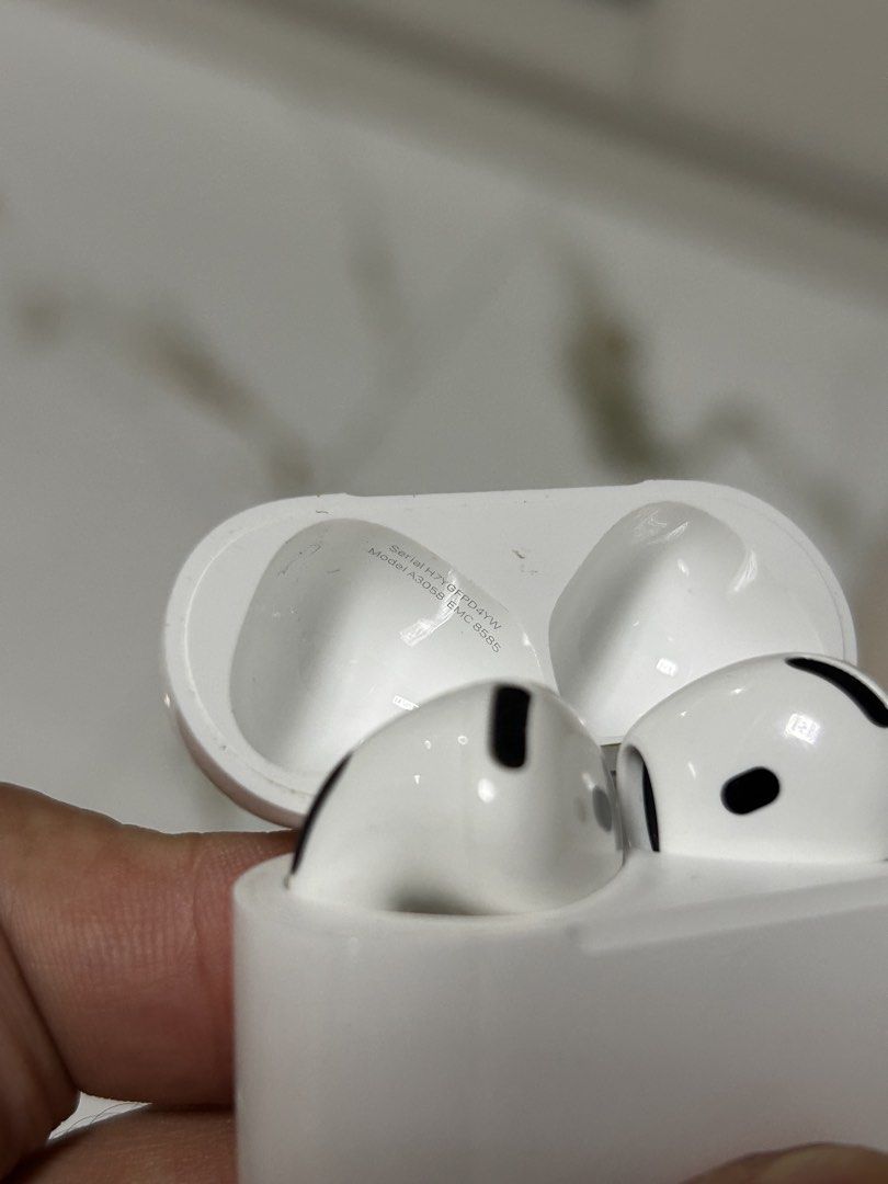 Original Apple Airpods 4 (Non ANC) (Category: Earphones) located in Manila. Submitted by Tjuan13 (Listing ID 1465481293, Image 3). Description: Try Secondhand Original Apple Airpods 4 (Non ANC) for only Php 5900 -100% Original -Free Usb C cable -Free Silicon Case -Smoothness 96% Front & 97% Back -Good battery life -Matagal Malowbat, Mabilis magcharge -Good quality -Crisp Button -Actual Photo -Ready to use -No Box -No swap -Free Shipping via Lalam
