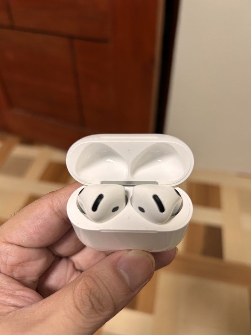 Original Apple Airpods 4 (Non ANC) (Category: Earphones) located in Manila. Submitted by Tjuan13 (Listing ID 1465526739, Image 2). Description: Try Secondhand Original Apple Airpods 4 (Non ANC) for only Php 5900 -100% Original -Free Usb C cable -Free Silicon Case -Smoothness 96% Front & 97% Back -Good battery life -Matagal Malowbat, Mabilis magcharge -Good quality -Crisp Button -Actual Photo -Ready to use -No Box -No swap -Free Shipping via Lalam